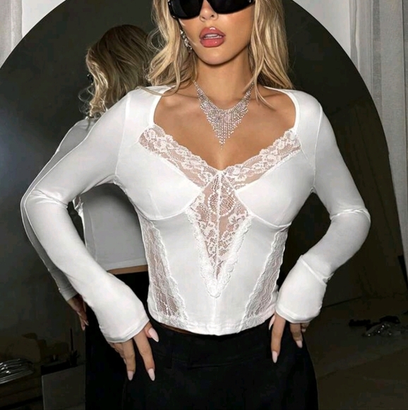 Elegant Solid Color Lace Patchwork Long Sleeve Tight Fit T-Shirt - Picture 1 of 4